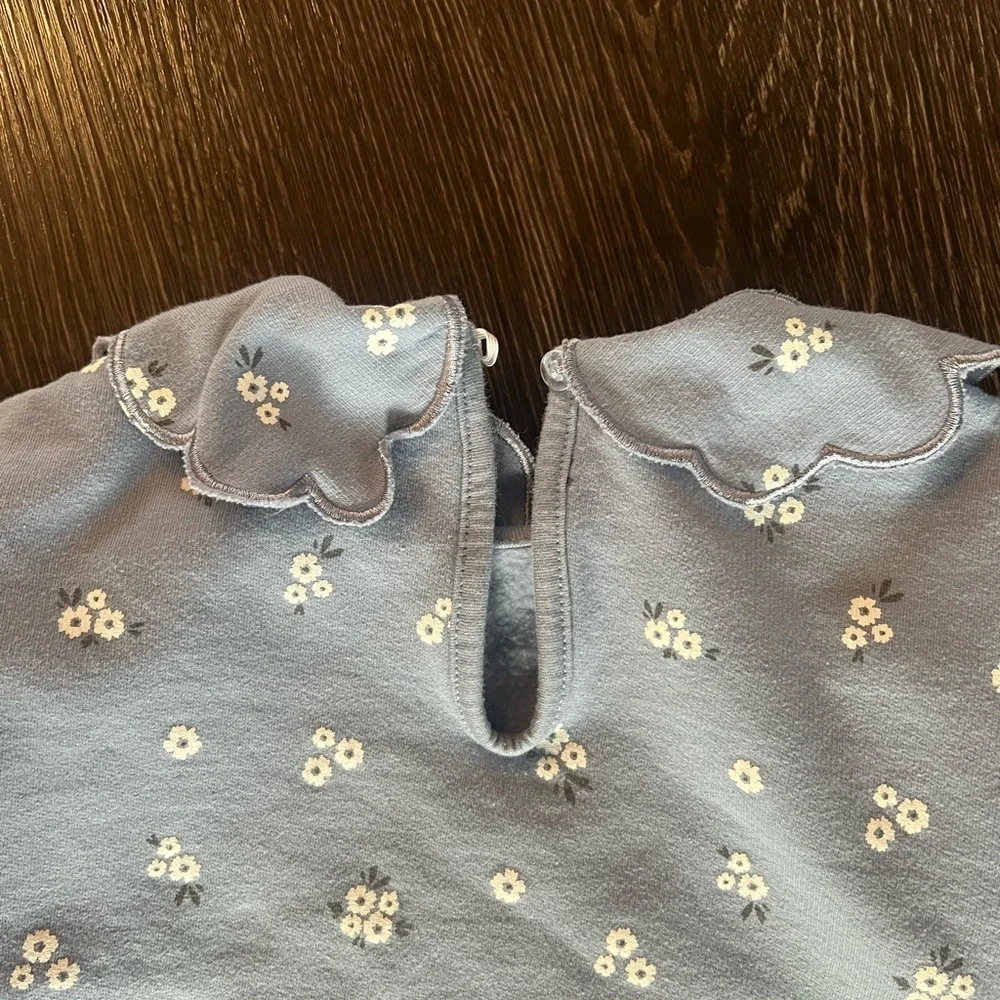 Light blue floral sweatshirt 4T